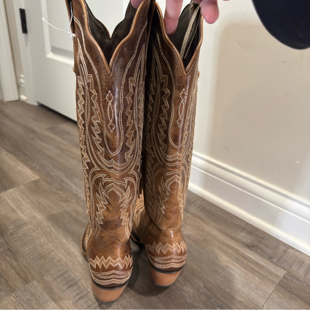 Ariat Casanova X Toe Western Cowboy Leather Boots in Shades of Grain - Picture 10 of 14